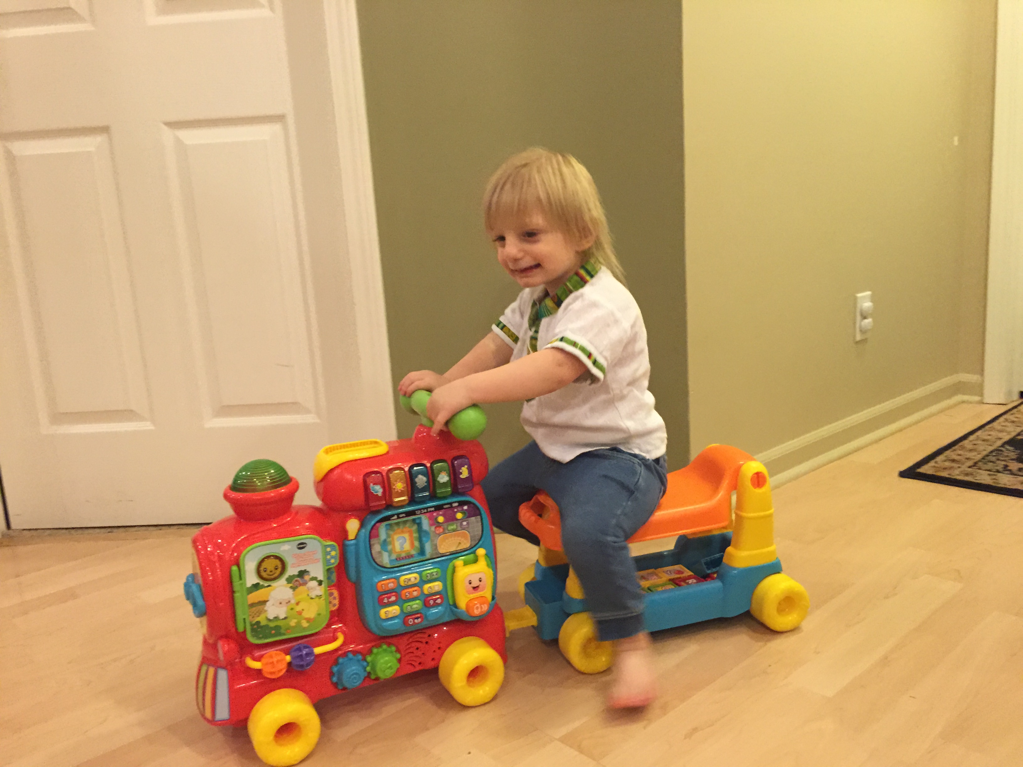 vtech sit and stand alphabet train